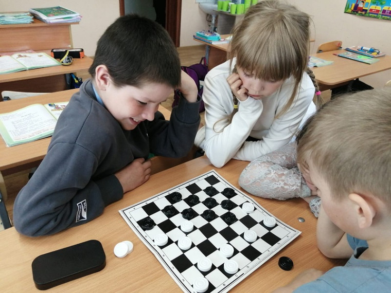 В шашечных боях нет проигравших.