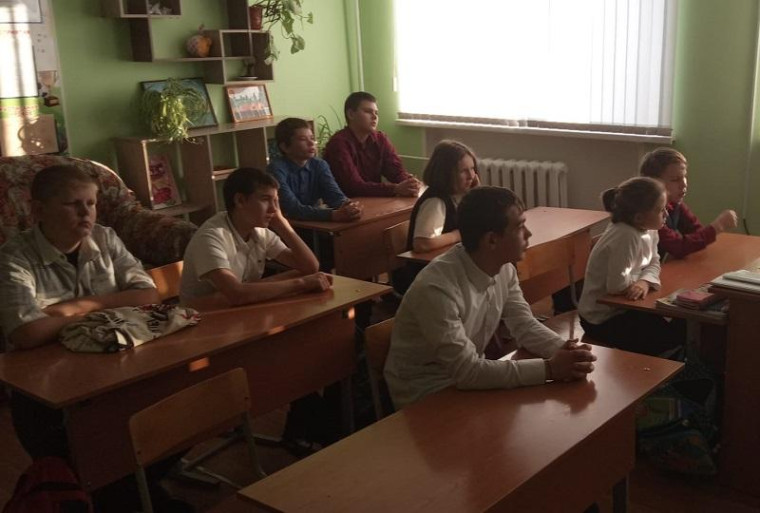 Тема занятия «Разговоры о важном»: «Что значит быть взрослым?».