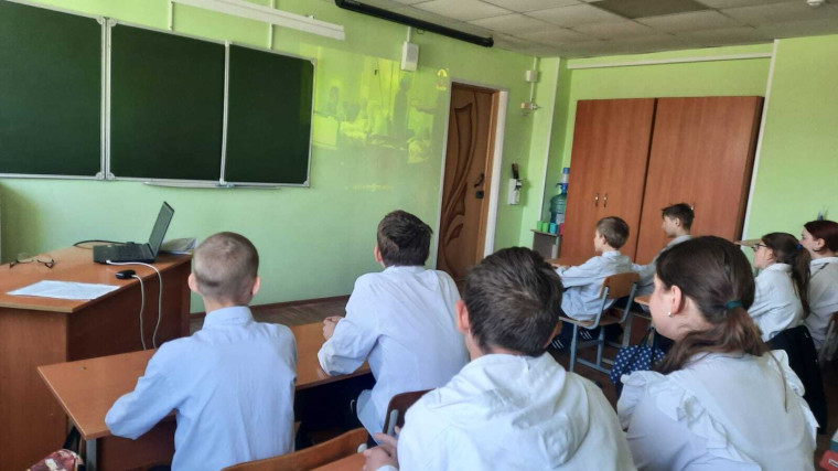 Ребята погрузилась в увлекательную тему: «Медицина России».